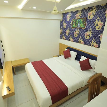 Hotel Rk Fortune Ahmedabad Luaran gambar