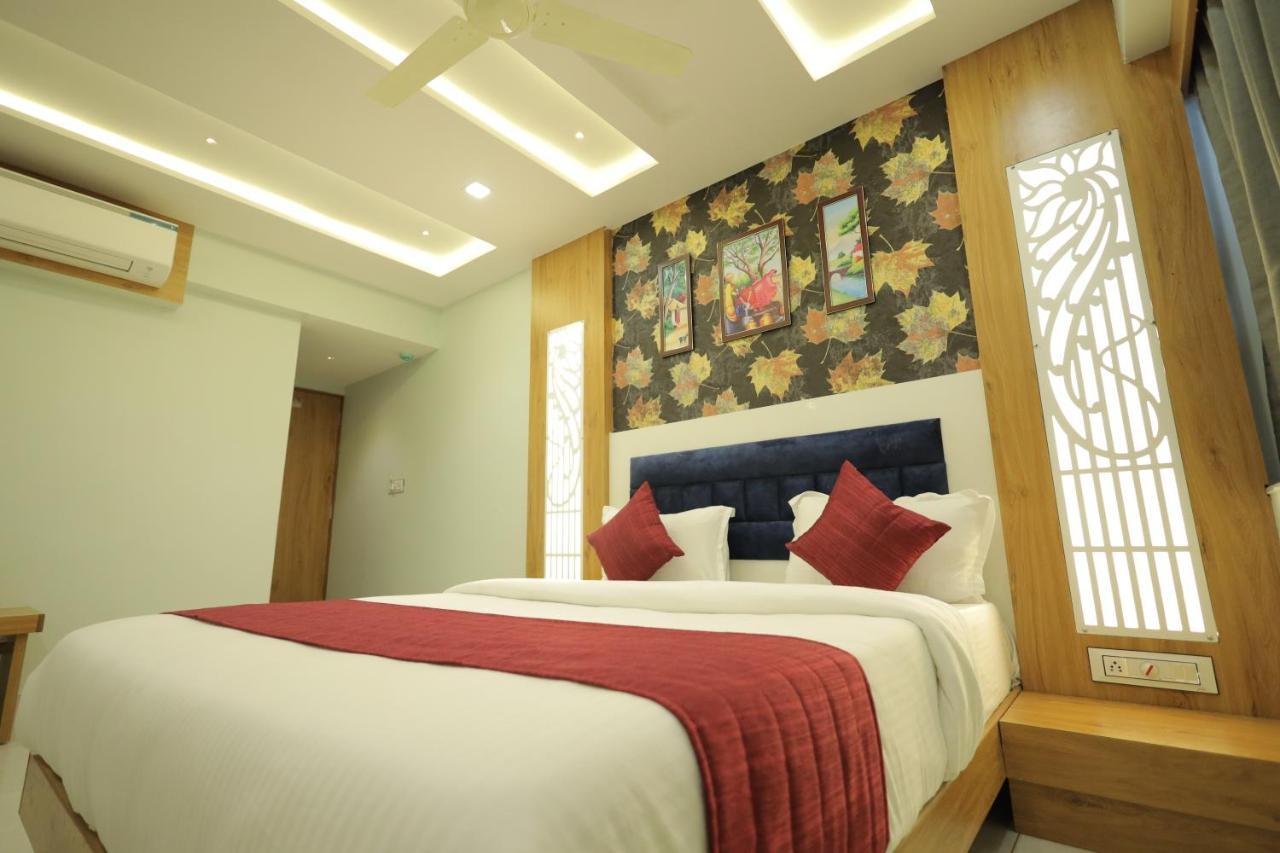 Hotel Rk Fortune Ahmedabad Luaran gambar