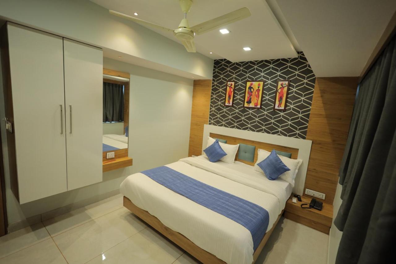 Hotel Rk Fortune Ahmedabad Luaran gambar