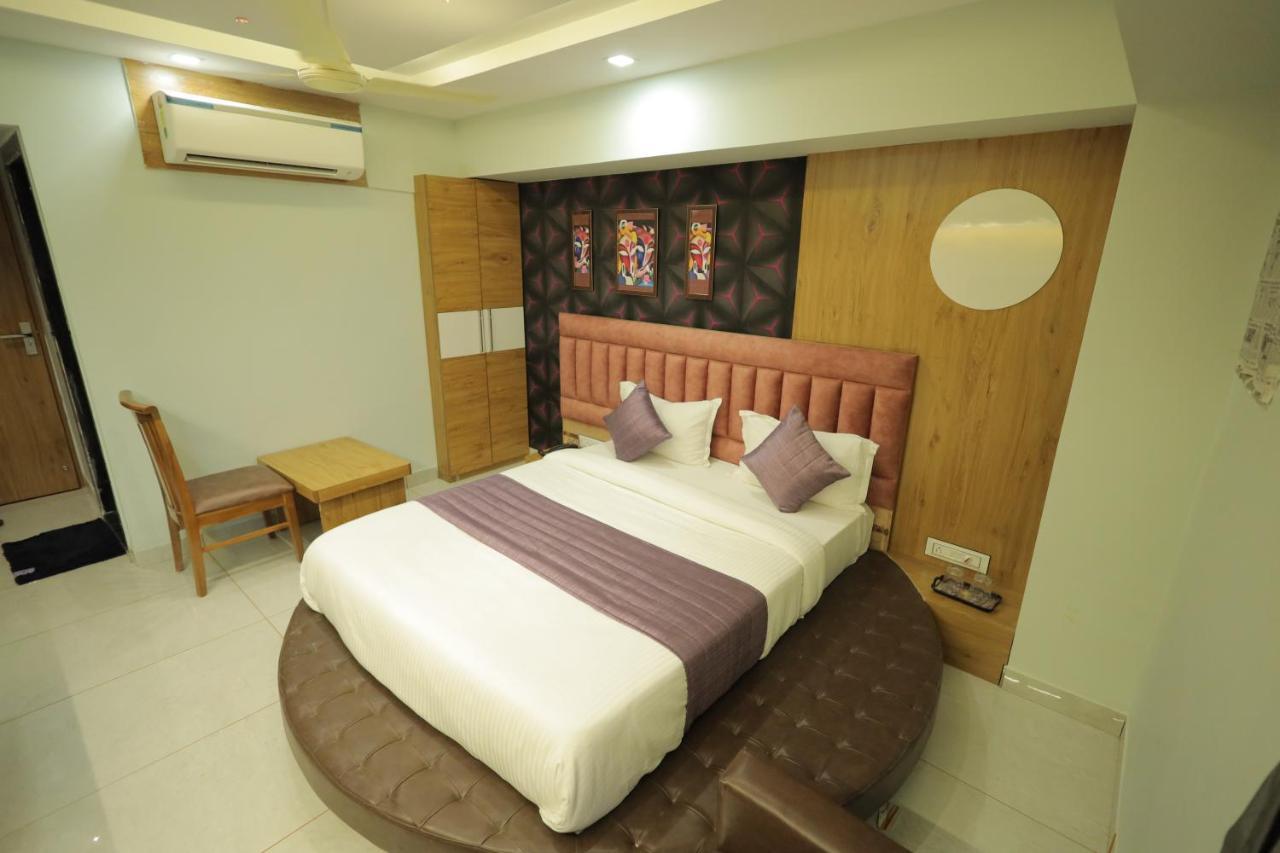 Hotel Rk Fortune Ahmedabad Luaran gambar