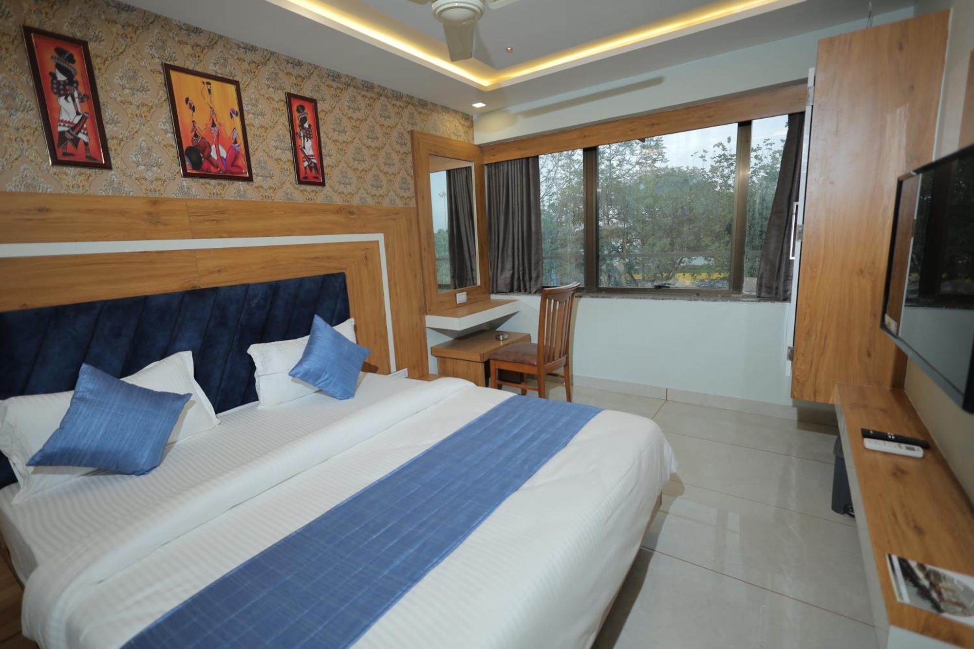 Hotel Rk Fortune Ahmedabad Luaran gambar