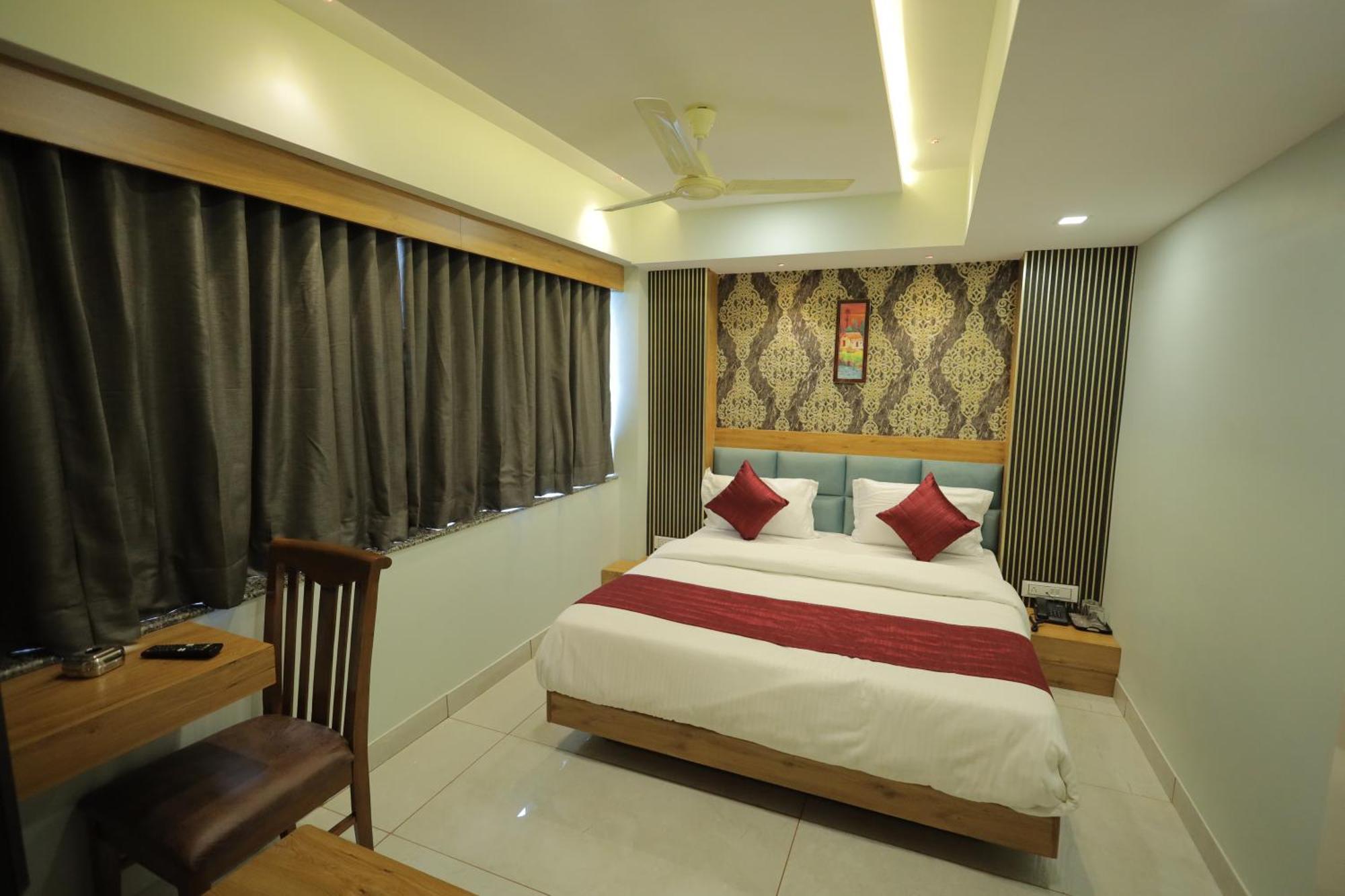 Hotel Rk Fortune Ahmedabad Luaran gambar
