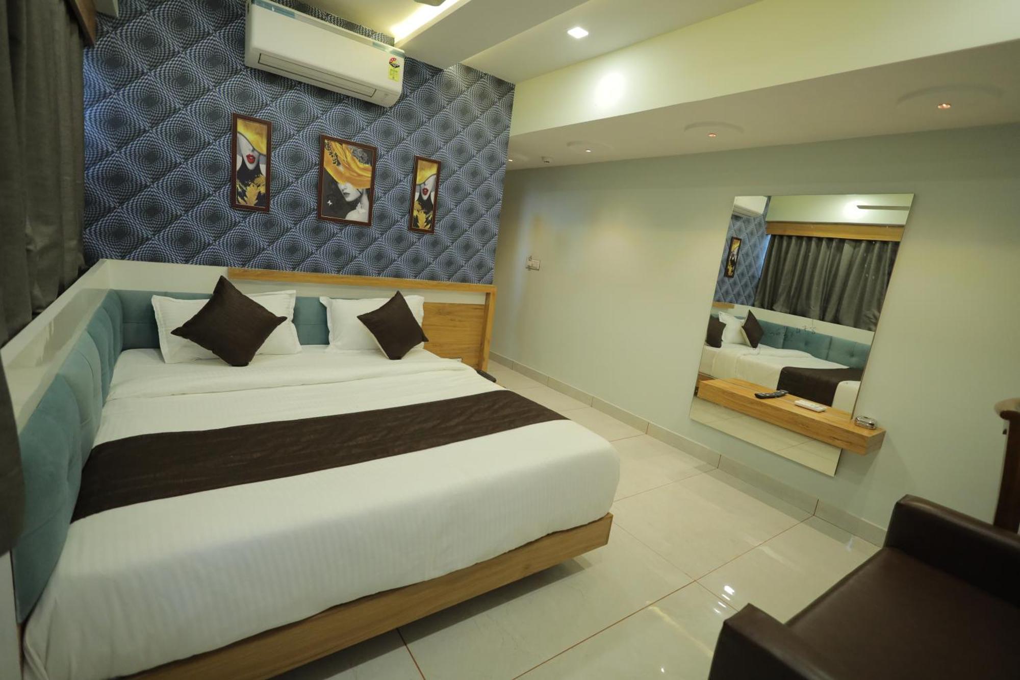 Hotel Rk Fortune Ahmedabad Luaran gambar