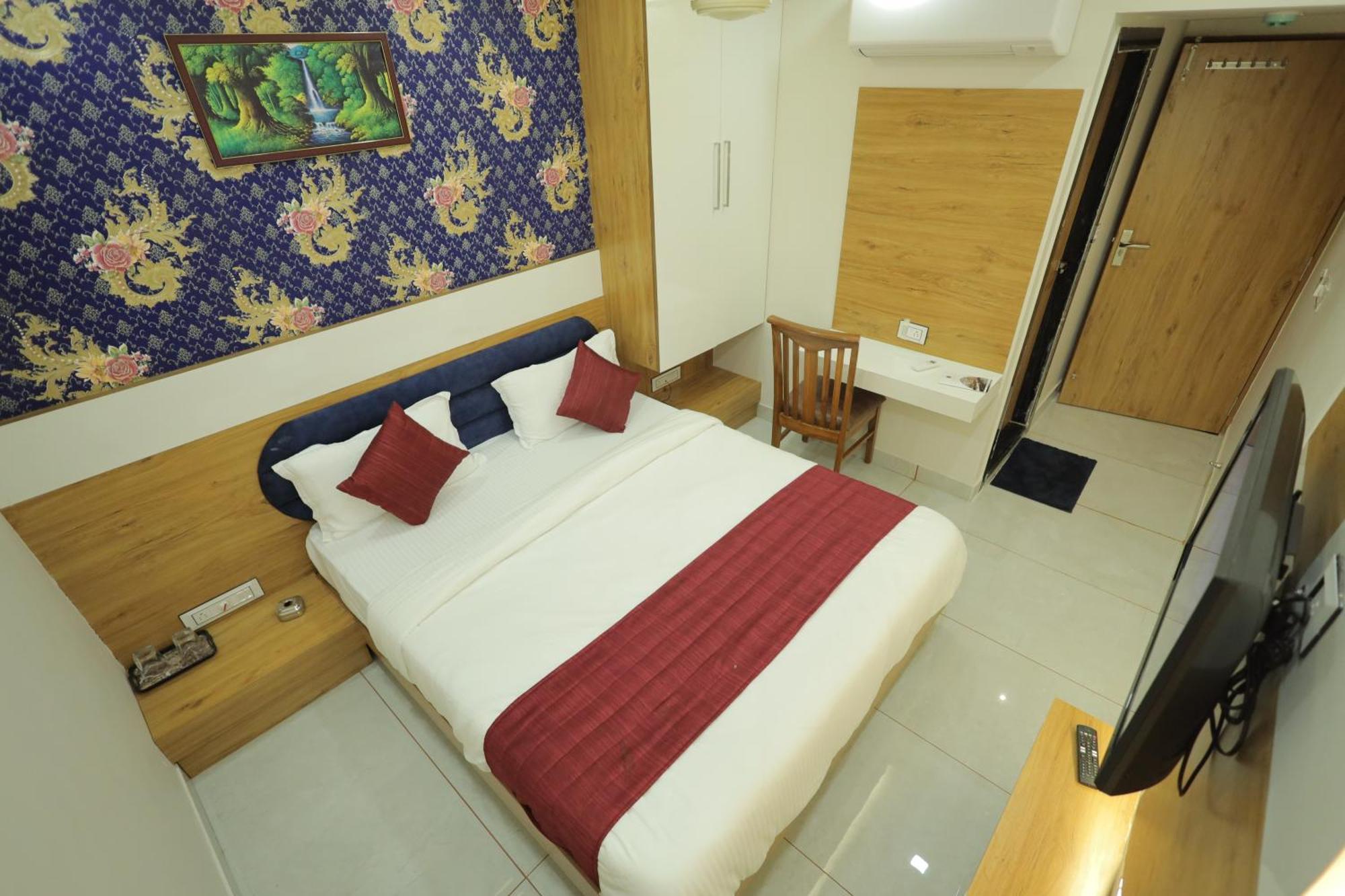 Hotel Rk Fortune Ahmedabad Luaran gambar