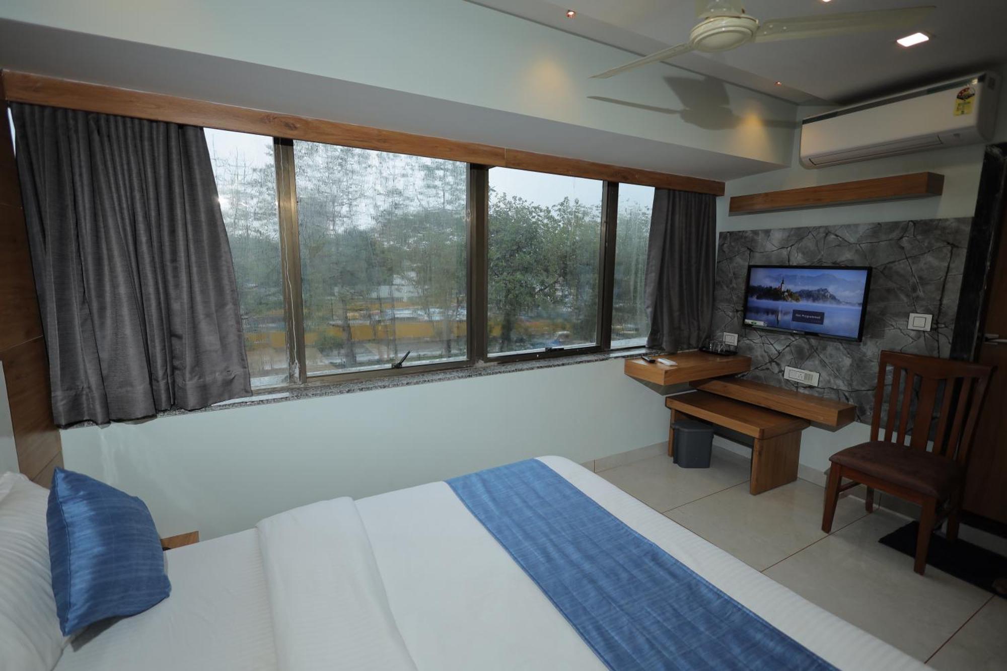 Hotel Rk Fortune Ahmedabad Luaran gambar