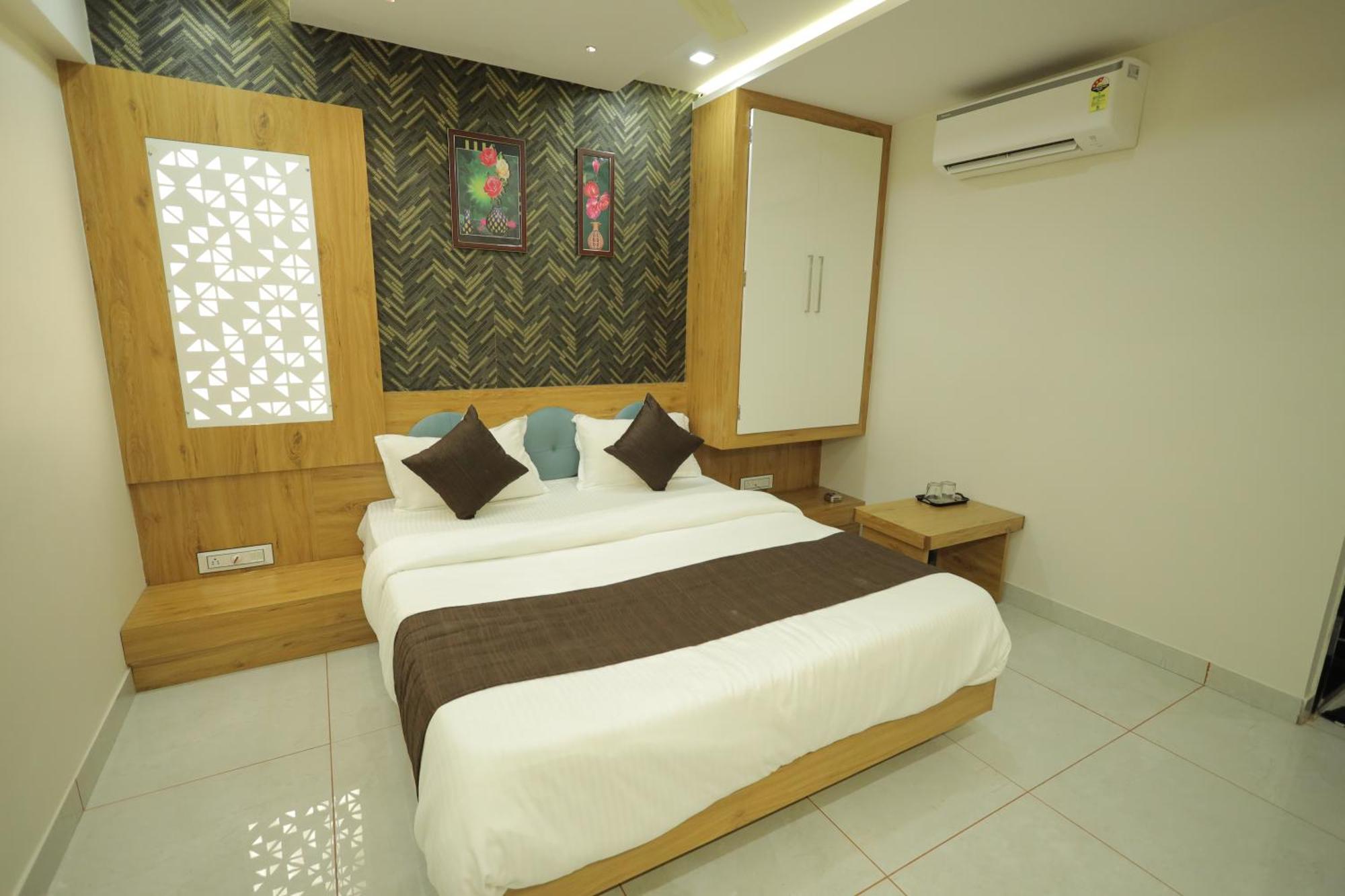 Hotel Rk Fortune Ahmedabad Luaran gambar